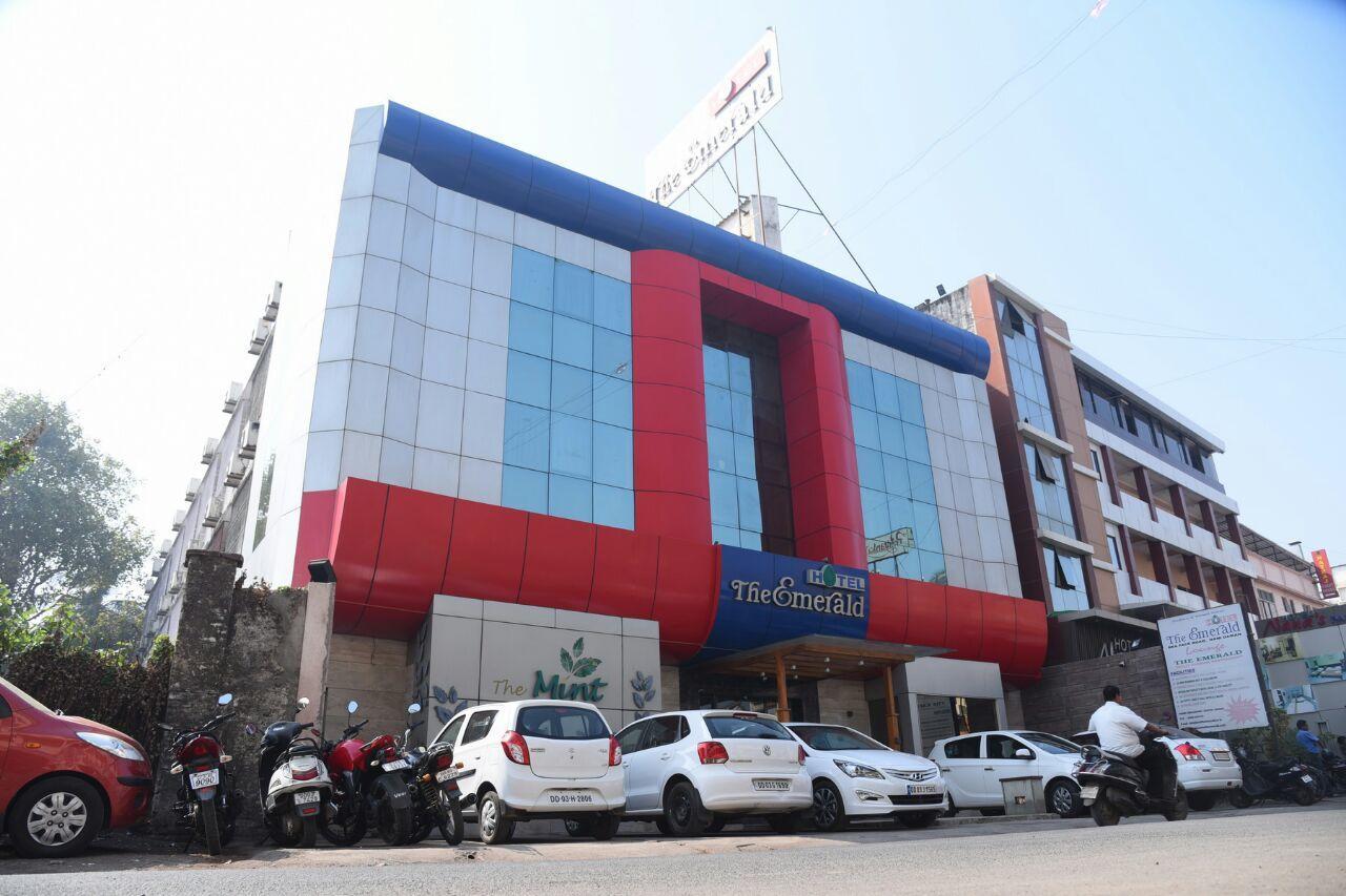 The Emerald Daman Exterior photo